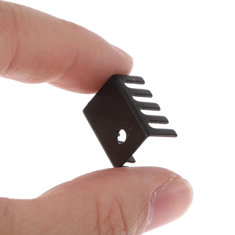 TO-220 Tranzistor - Radiator IC 19x15x10 mm TO-220 Tranzistor - Radiator IC 19x15x10 mm